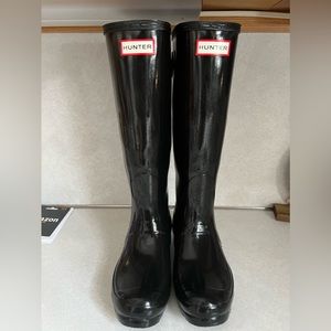 Hunter Gloss Black Rain Boots *WORN ONCE*